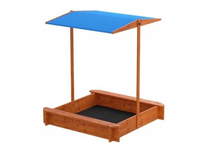 Drveni pješčanik s nadstrešnicom